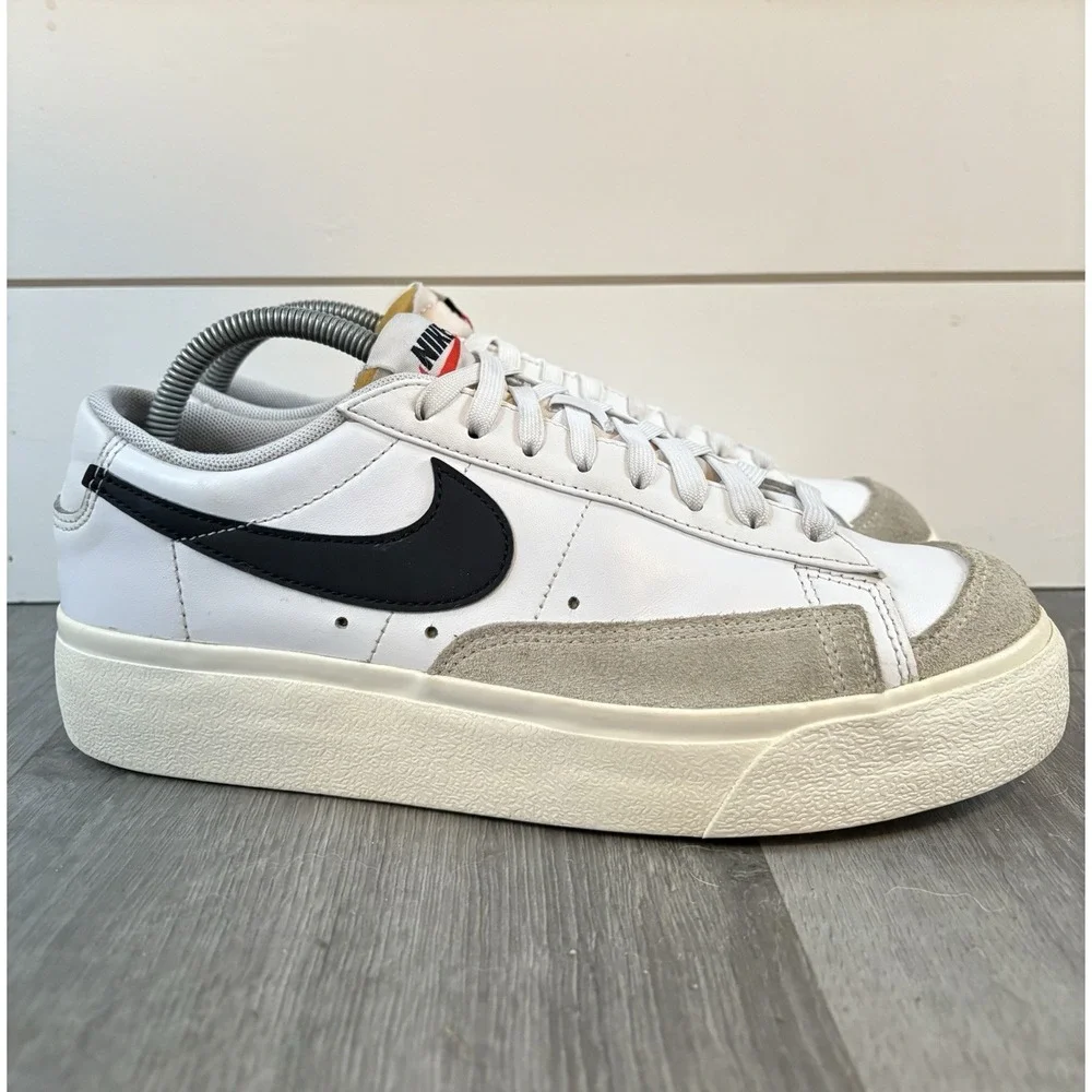 Nike Women's Blazer Low Platform Sneakers White/Black‎ DJ0292-101 Size 9 US